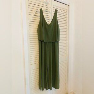 Annalee & Hope Olive Green Cropped Sleeveless V-Neck Jumpsuit Size M